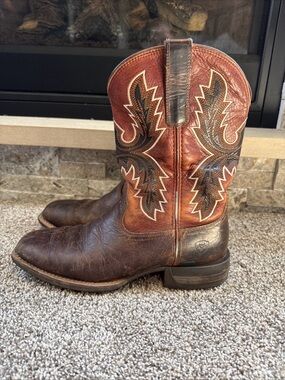 Ariat Brown and Tan Leather Western Boots with Embroidered Design Men’s 9D GUC